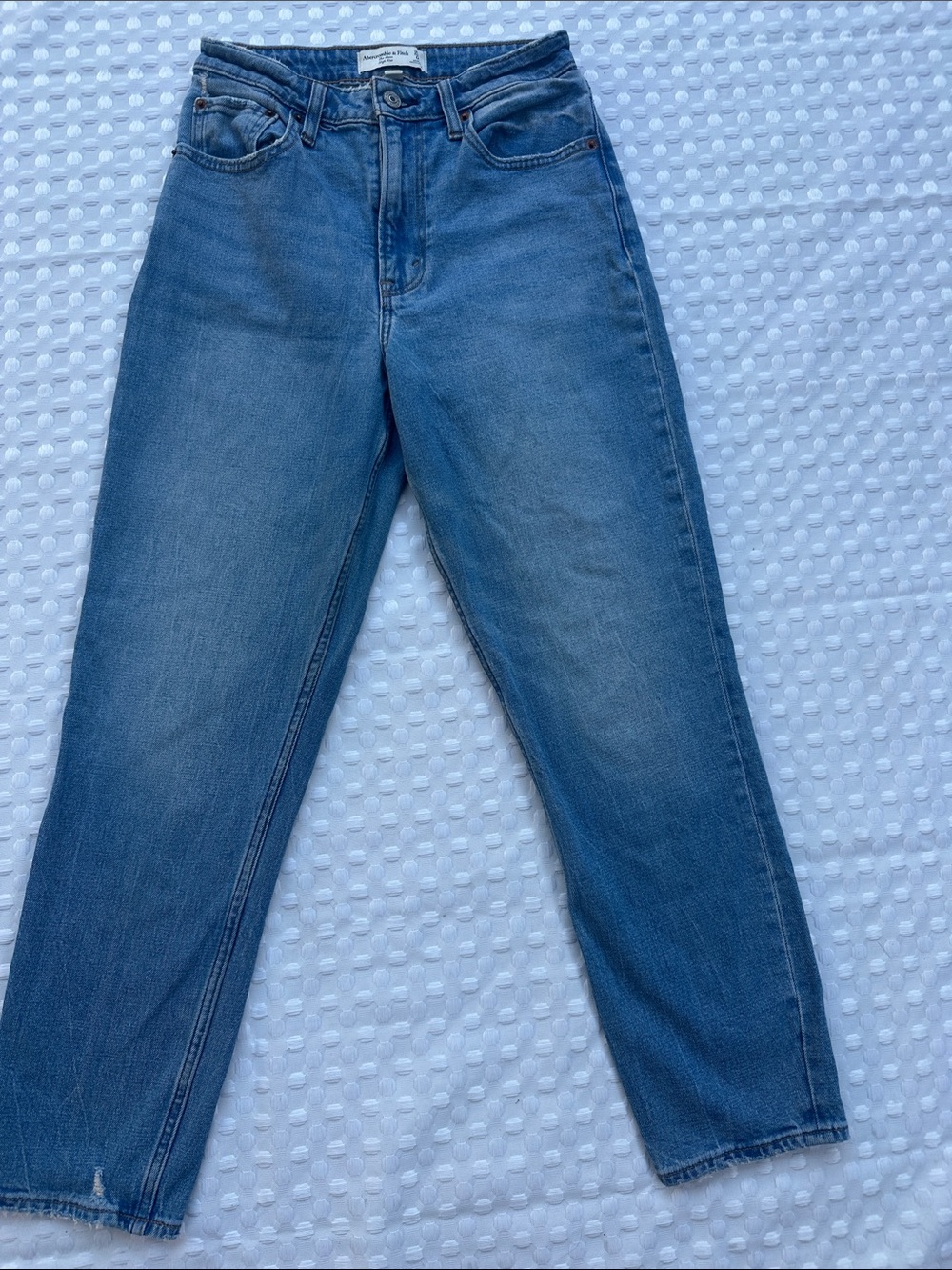 Abercrombie & Fitch “The mom high rise” straight leg jeans curve love Size 26/0